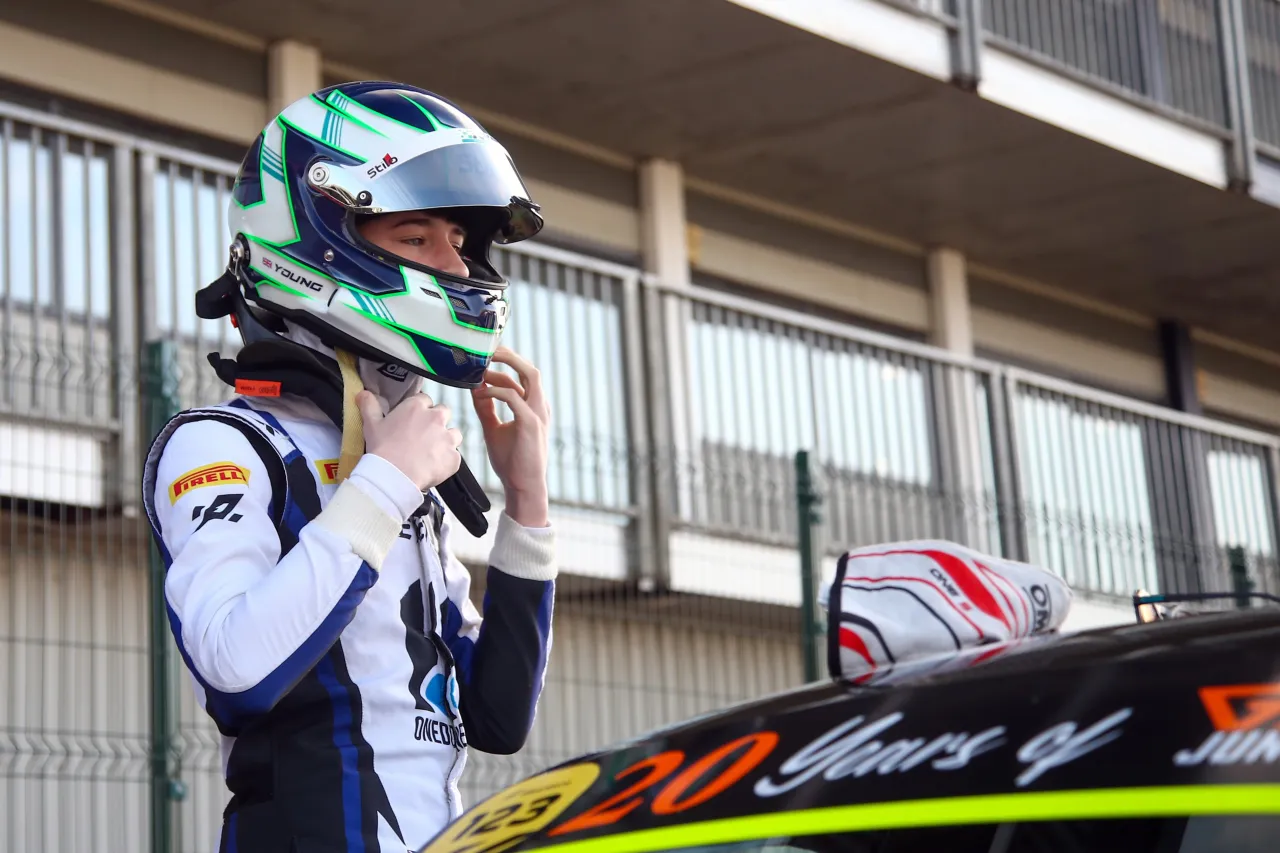 Round 2 - Suboptimal Silverstone