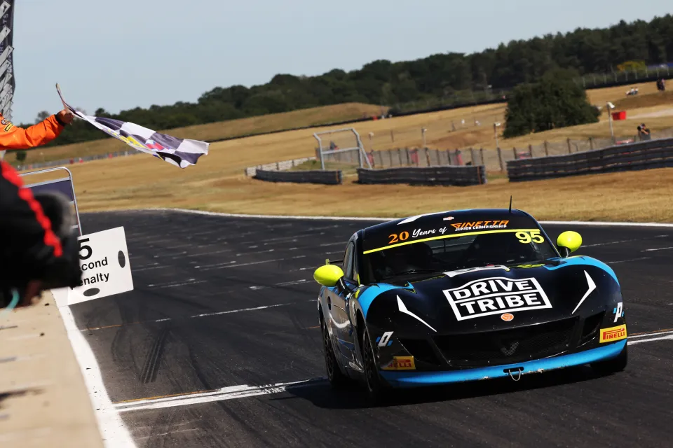 Round 4 - Sunny Snetterton